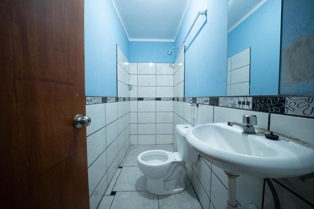 Отель Hostal Tarapaca Уануко Экстерьер фото